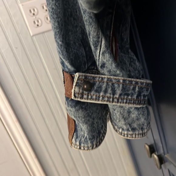 80’s Vintage Denim Jacket with leather accents size small - Picture 7 of 15